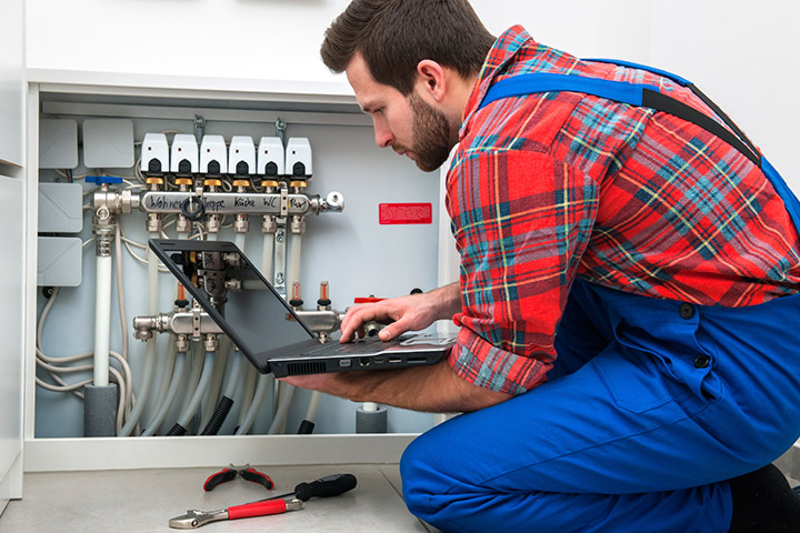 Lehre zum Installations- und Gebäudetechniker